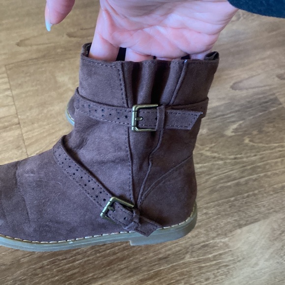 Girls brown boots great condition - Picture 2 of 3